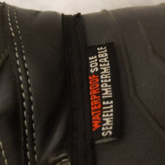 Canadiana| Black Thinsulate Boots Waterproof soles Black Laced Up - Picture 11 of 15